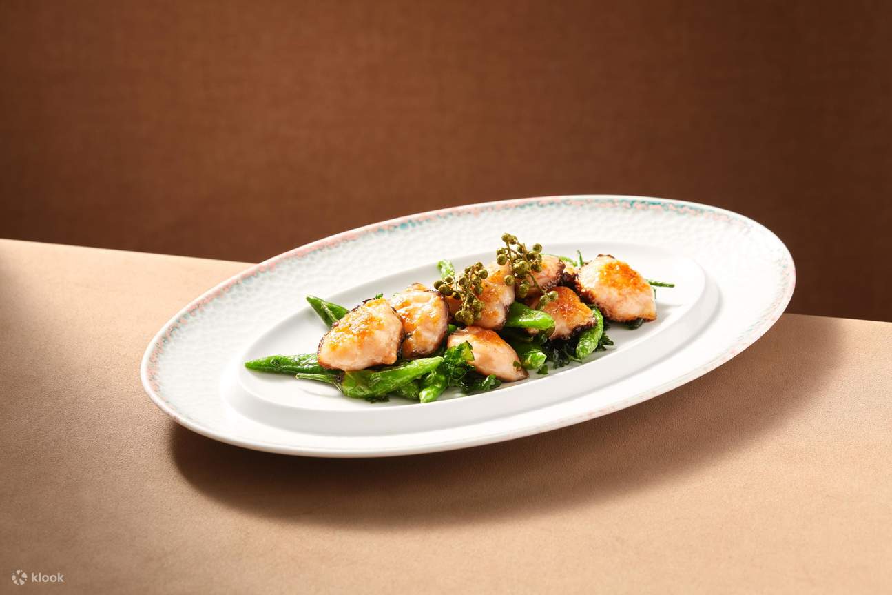 Hình ảnh tham khảo set menu 4 người tại Vạn Lệ Hiên